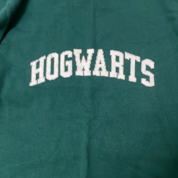 US Size 16/18 — CA Size 12/14 — Harry Potter Hogwarts Knit Sweater — Never Worn - Picture 2 of 4